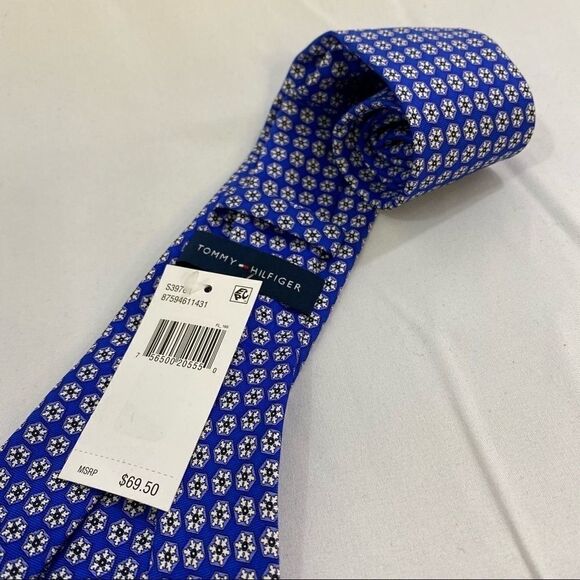 Tommy Hilfiger Blue and White Daisies Neck Tie - Picture 5 of 5